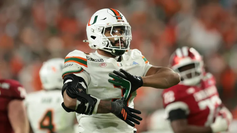 Miami Hurricanes defensive lineman Akheem Mesidor